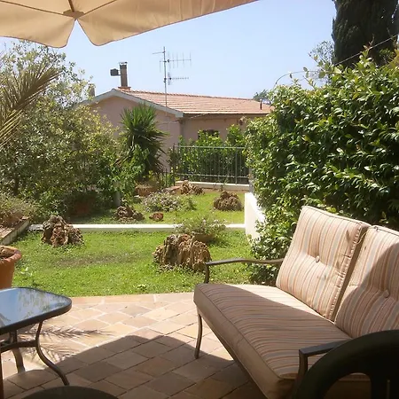 Villarosamaratea Nyaraló *